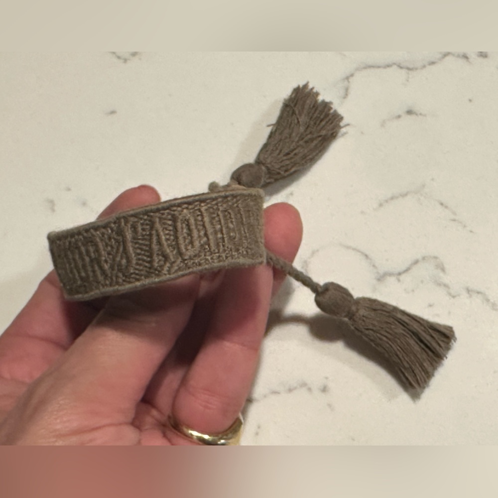 Dior - friendship bracelet 👯‍♀️